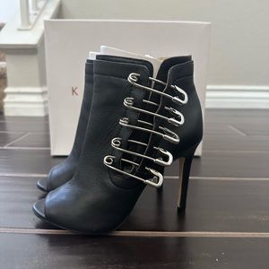 Katy Perry black booties with pins in 5.5M
